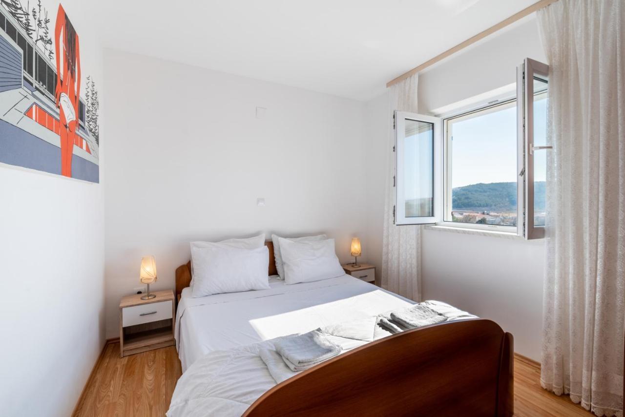 Apartments With A Parking Space Lopar, Rab - 14070 Экстерьер фото