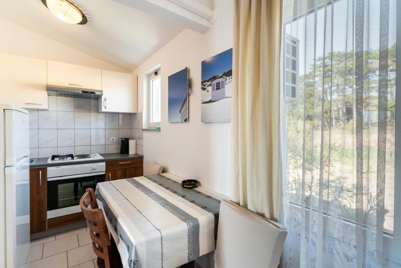 Apartments With A Parking Space Lopar, Rab - 14070 Экстерьер фото