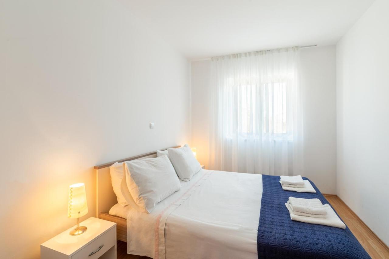 Apartments With A Parking Space Lopar, Rab - 14070 Экстерьер фото