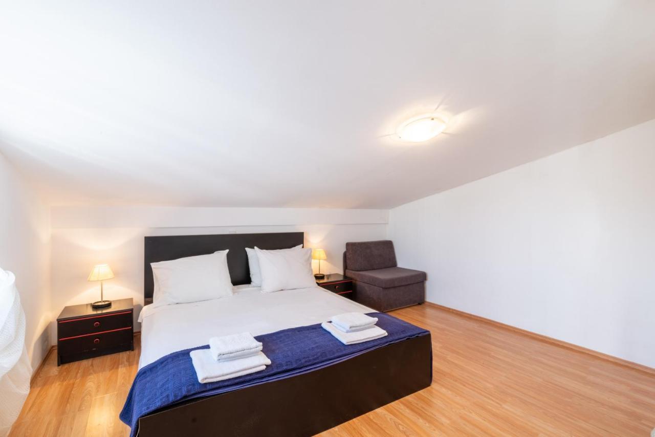 Apartments With A Parking Space Lopar, Rab - 14070 Экстерьер фото