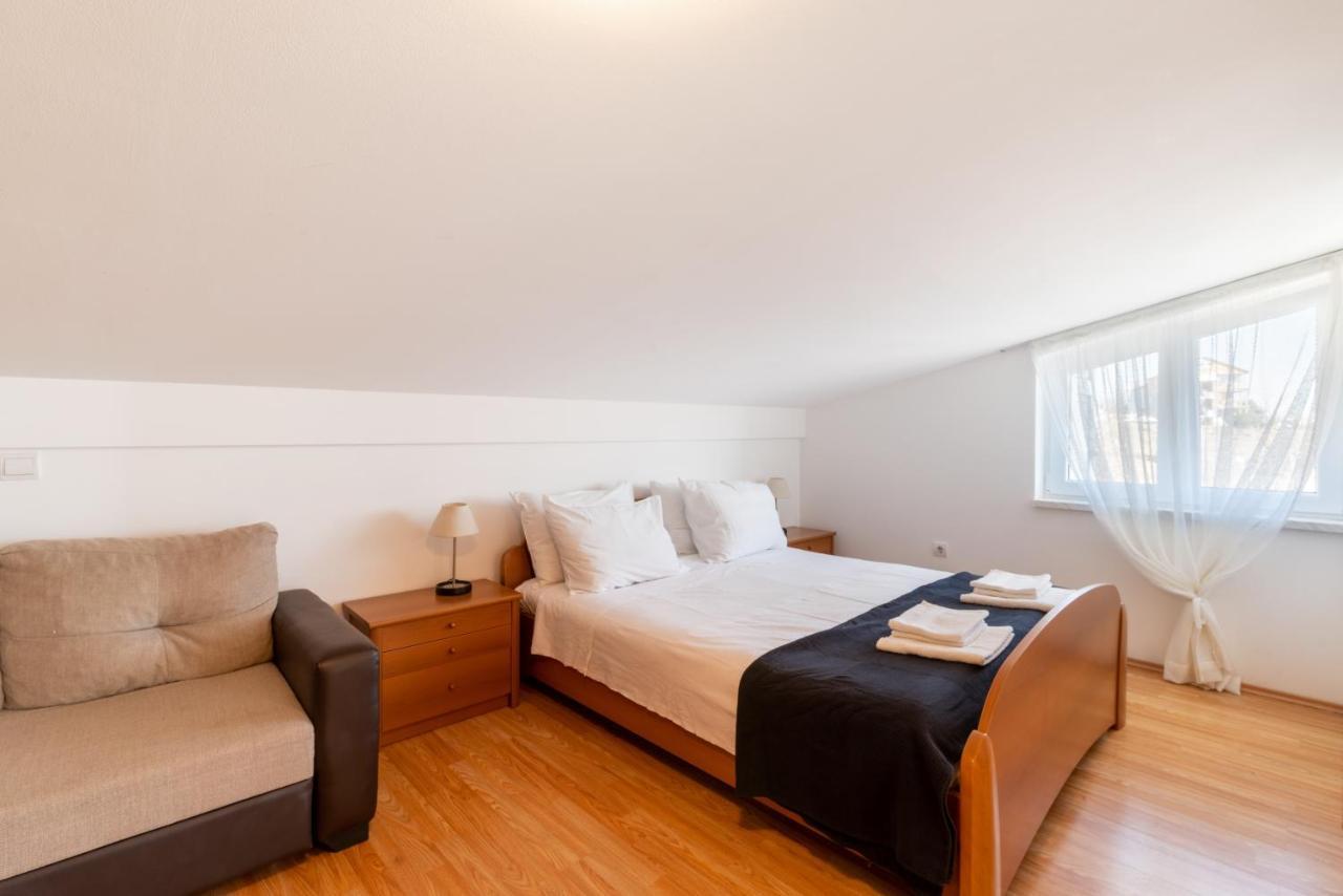 Apartments With A Parking Space Lopar, Rab - 14070 Экстерьер фото
