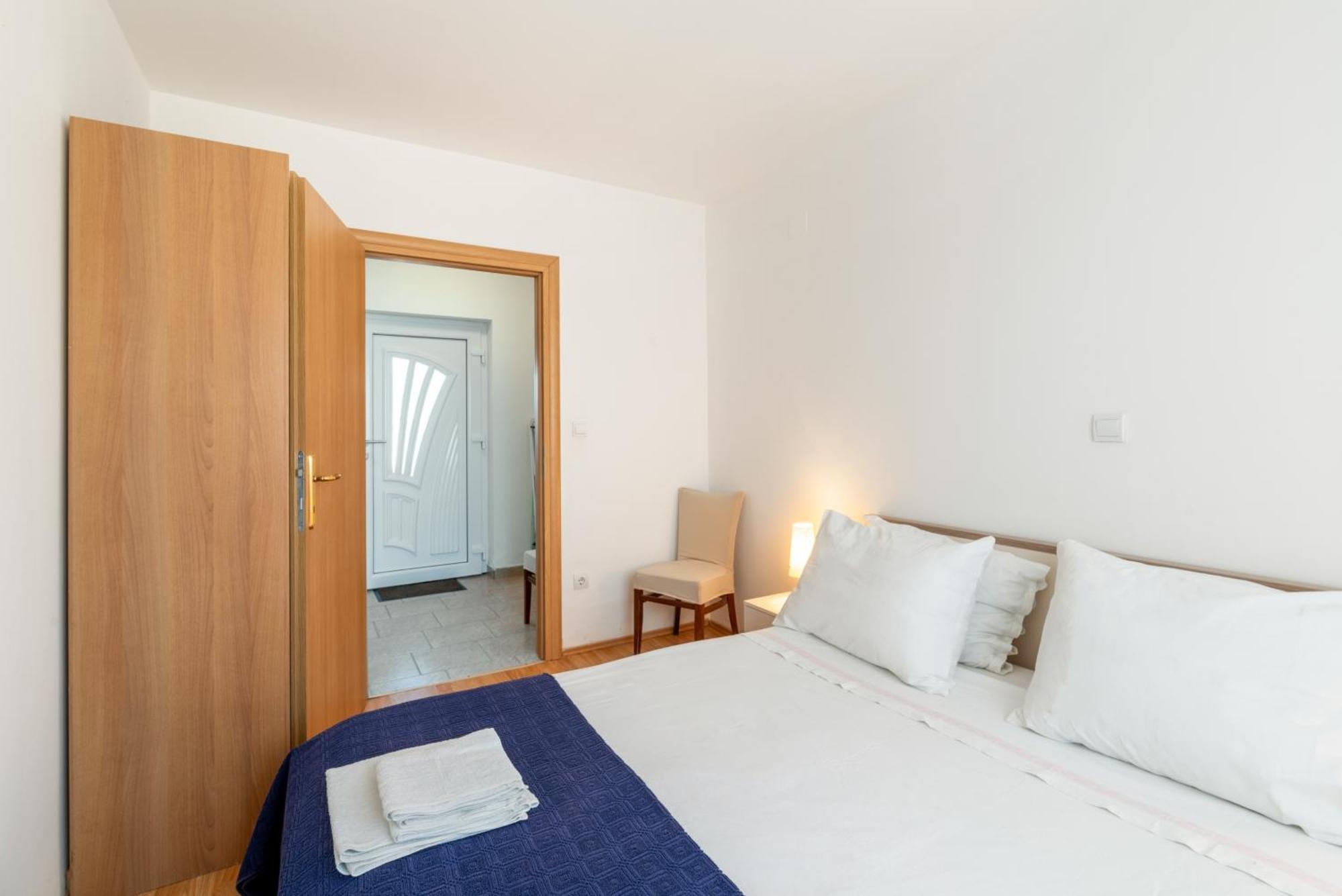 Apartments With A Parking Space Lopar, Rab - 14070 Номер фото