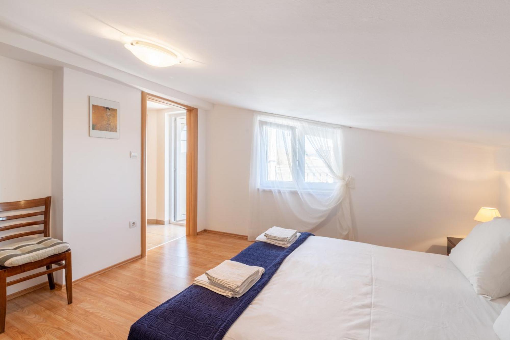 Apartments With A Parking Space Lopar, Rab - 14070 Номер фото