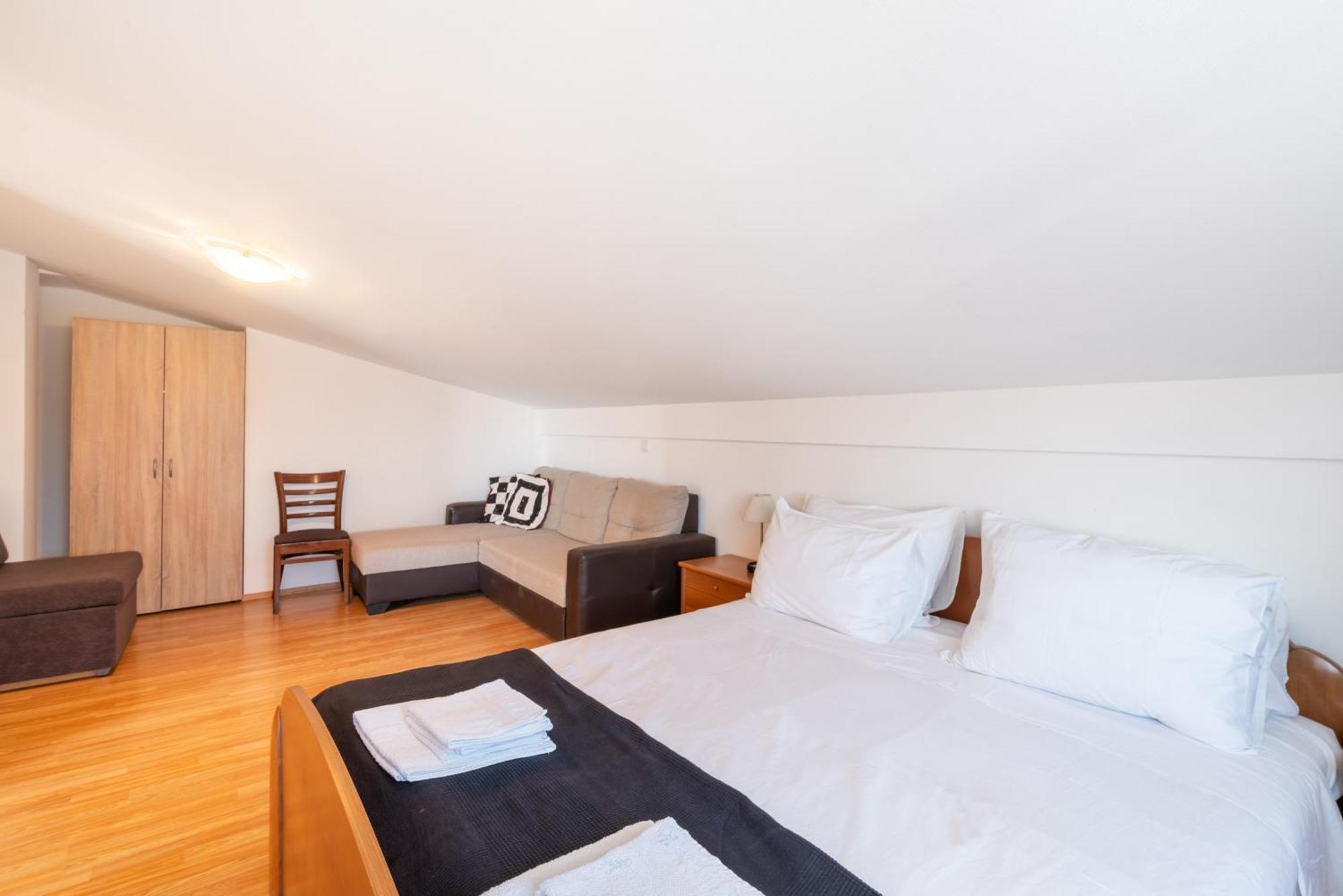 Apartments With A Parking Space Lopar, Rab - 14070 Номер фото